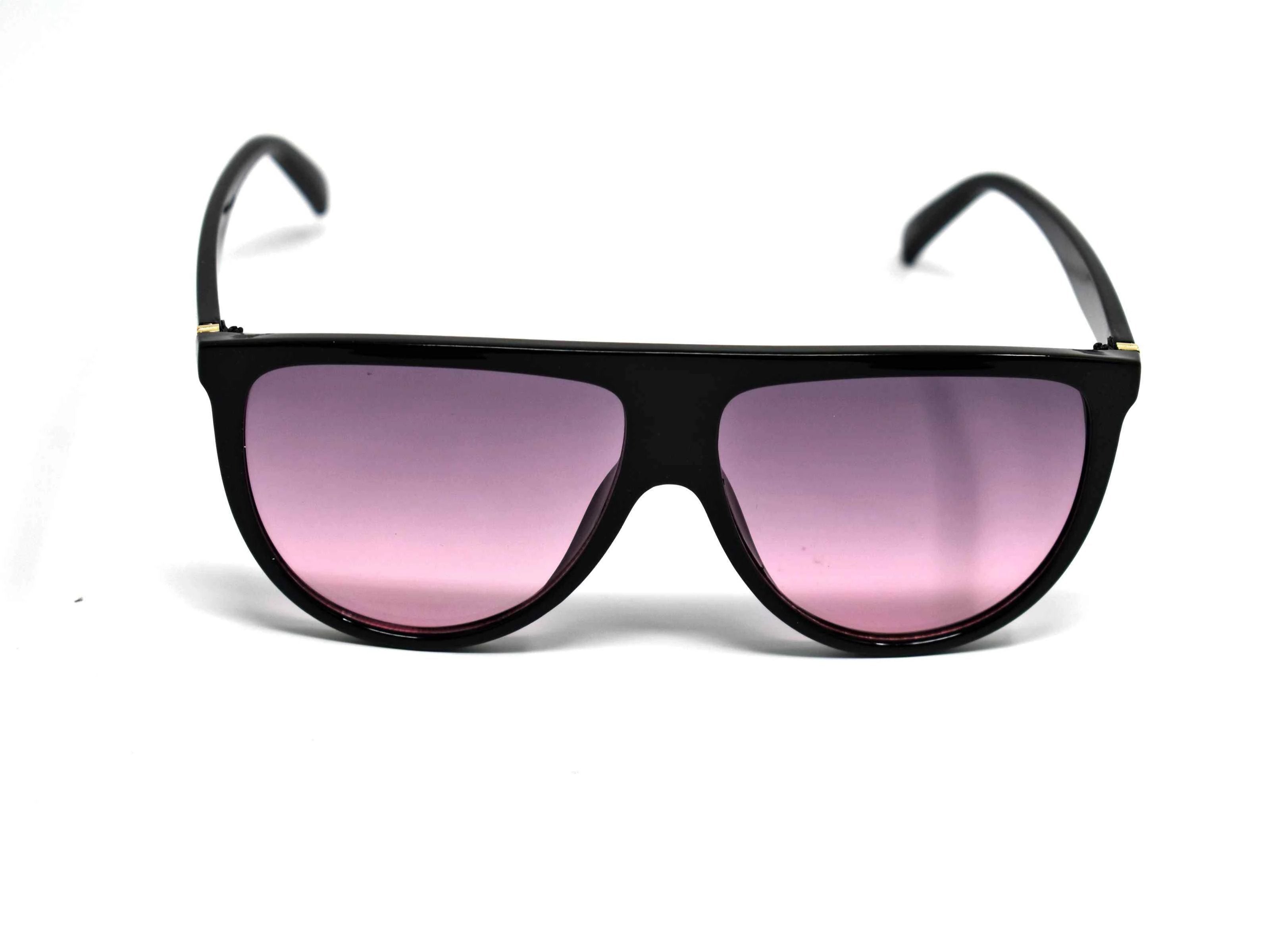 Include our sleek Begonia black wayfarer sunglasses with purple lens into your daily wardrobe.