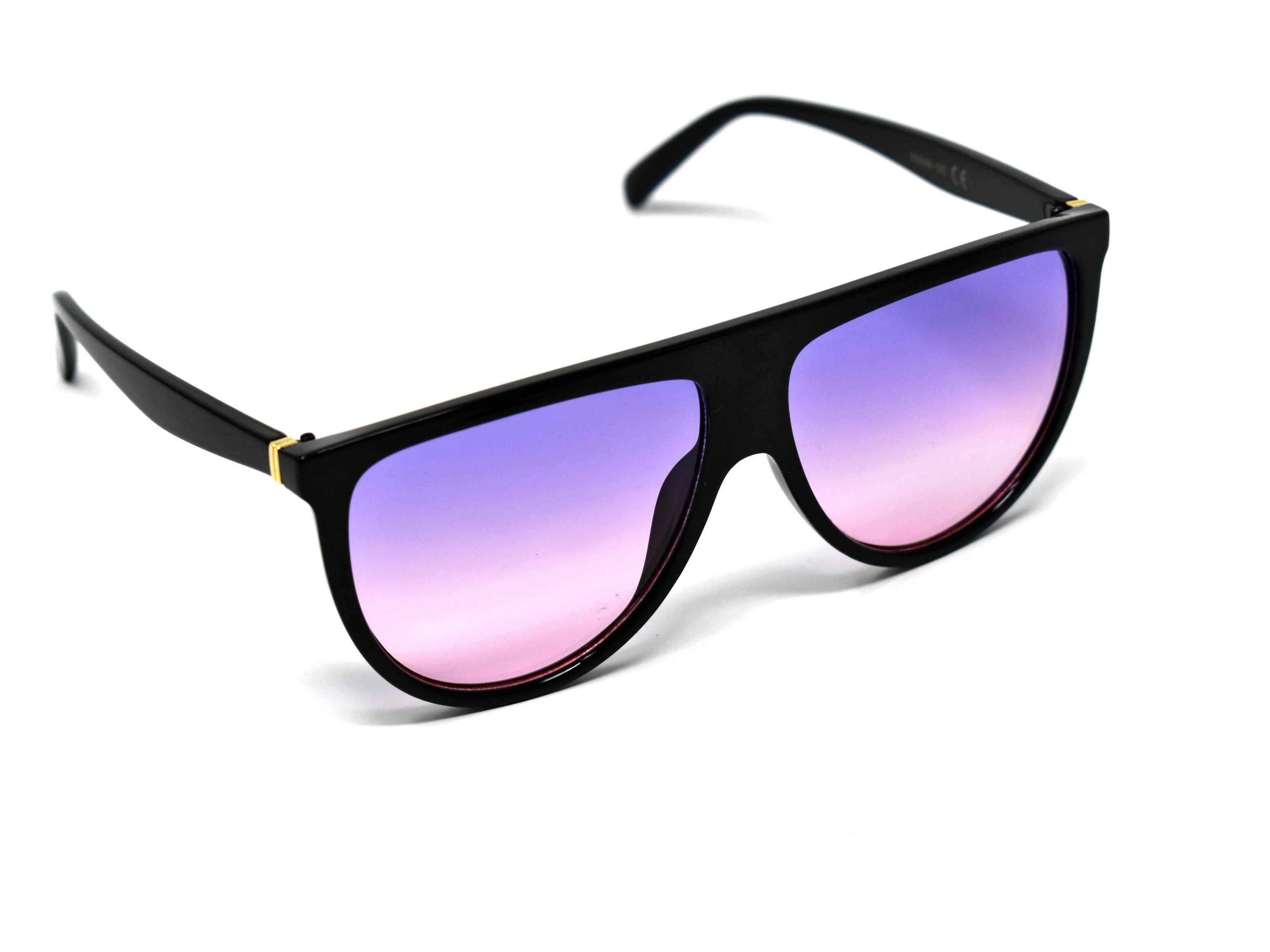 Include our sleek Begonia black wayfarer sunglasses with purple pink ombre lens into your daily wardrobe.