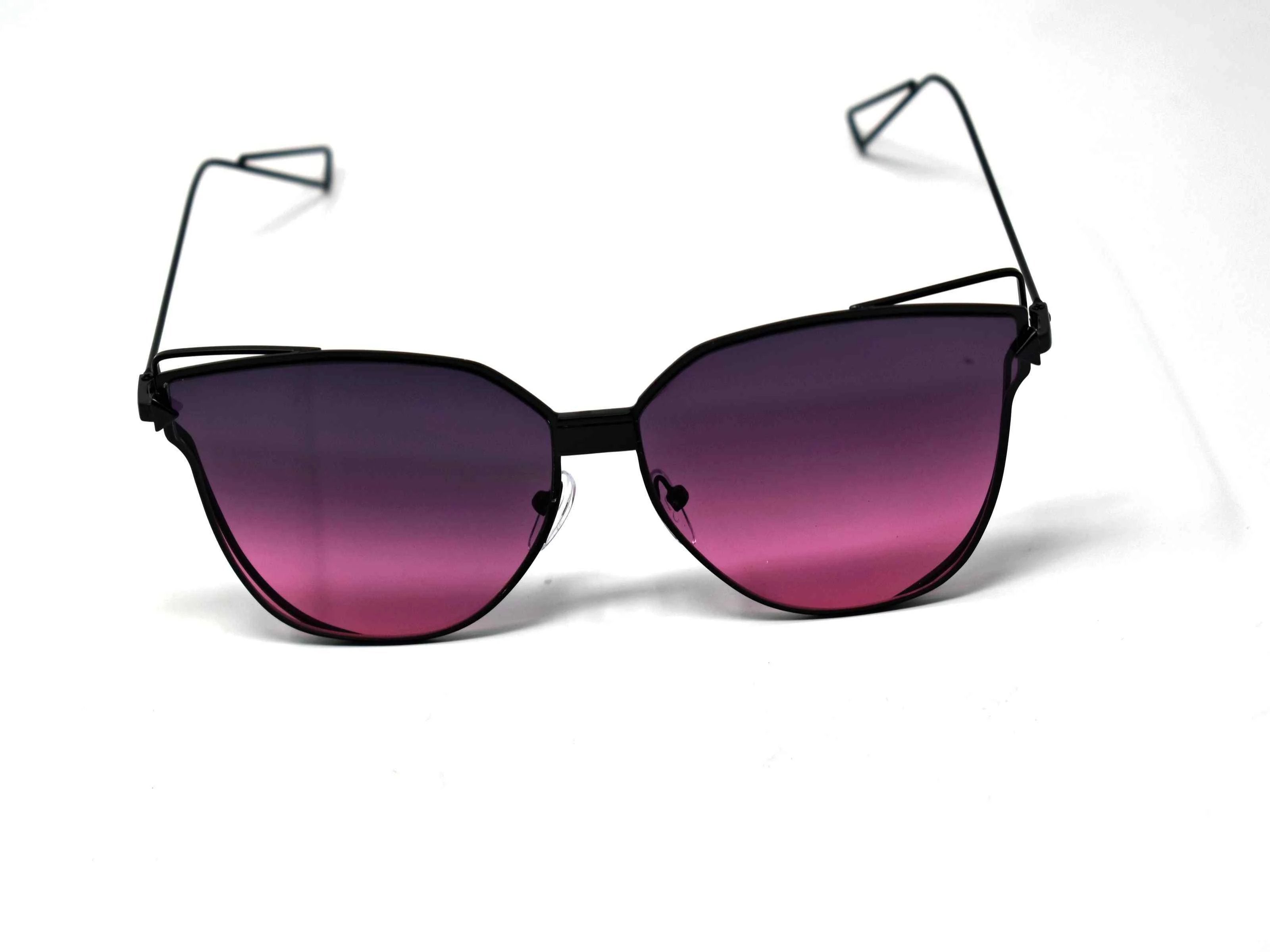 A certified stunner is what they will call you in our Camellia black butterfly framed glasses with purple ombre lens.