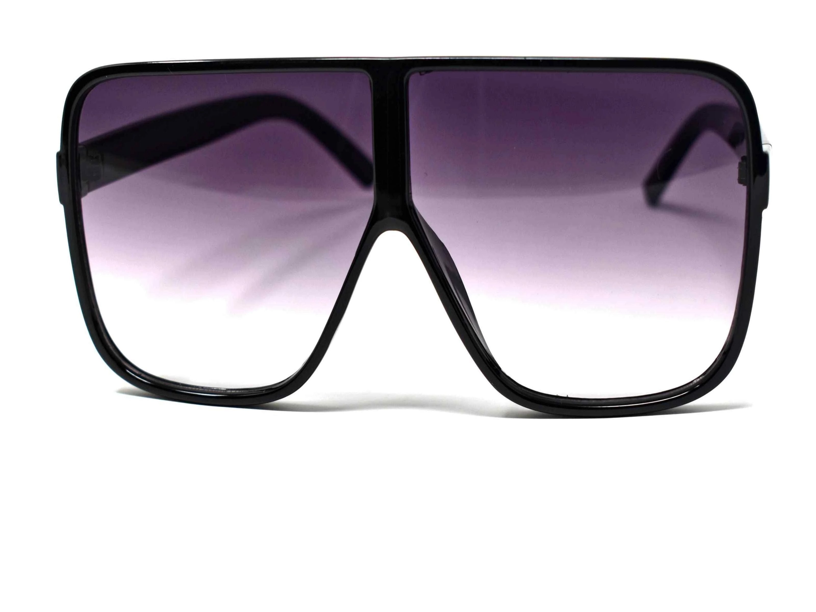 Certified stylish is what they will say once they get a glimpse of you in our oversized Gladiolus black shield style glasses with a black ombre lens.