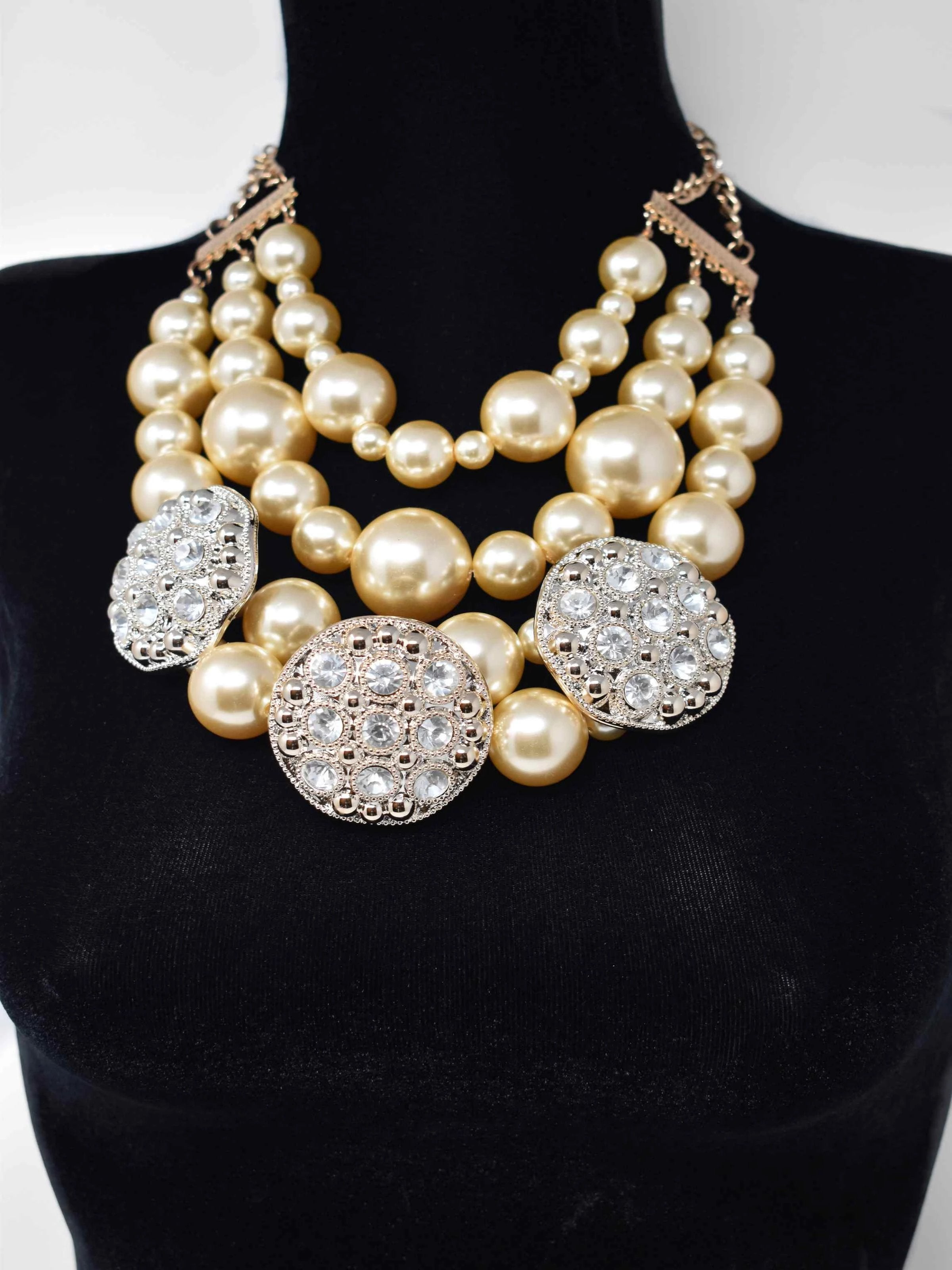 Naapa Chunky Statement Pearl Necklace