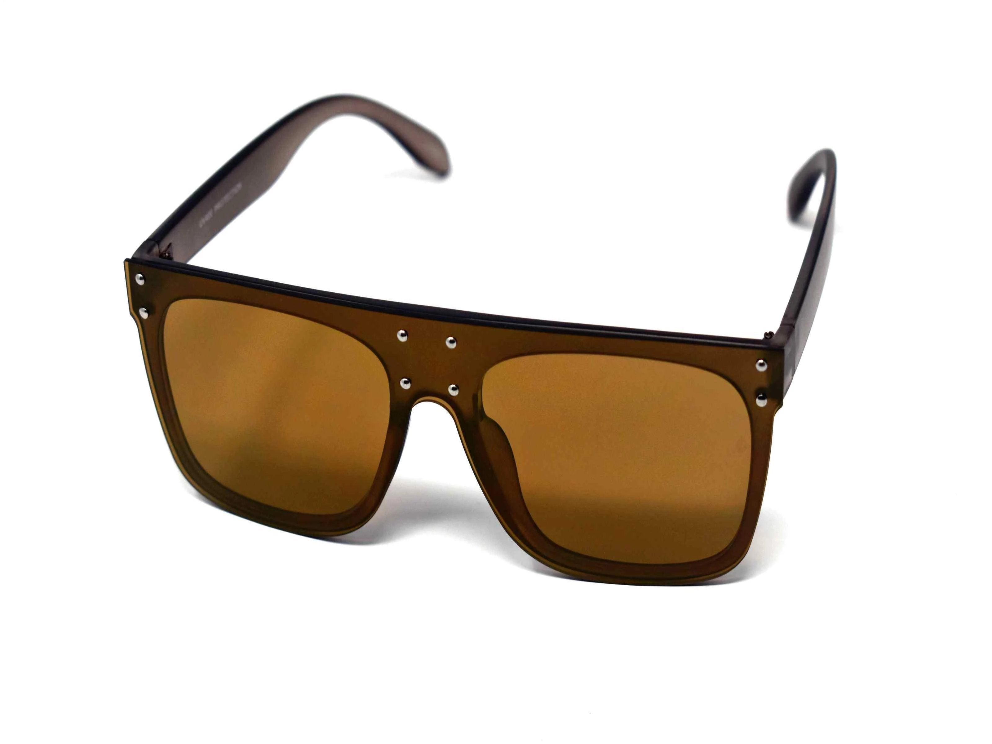 Fashion forward and edgy is what you call our shield shaped Rosa brown framed golden brown mirrored lens Sunglasses.