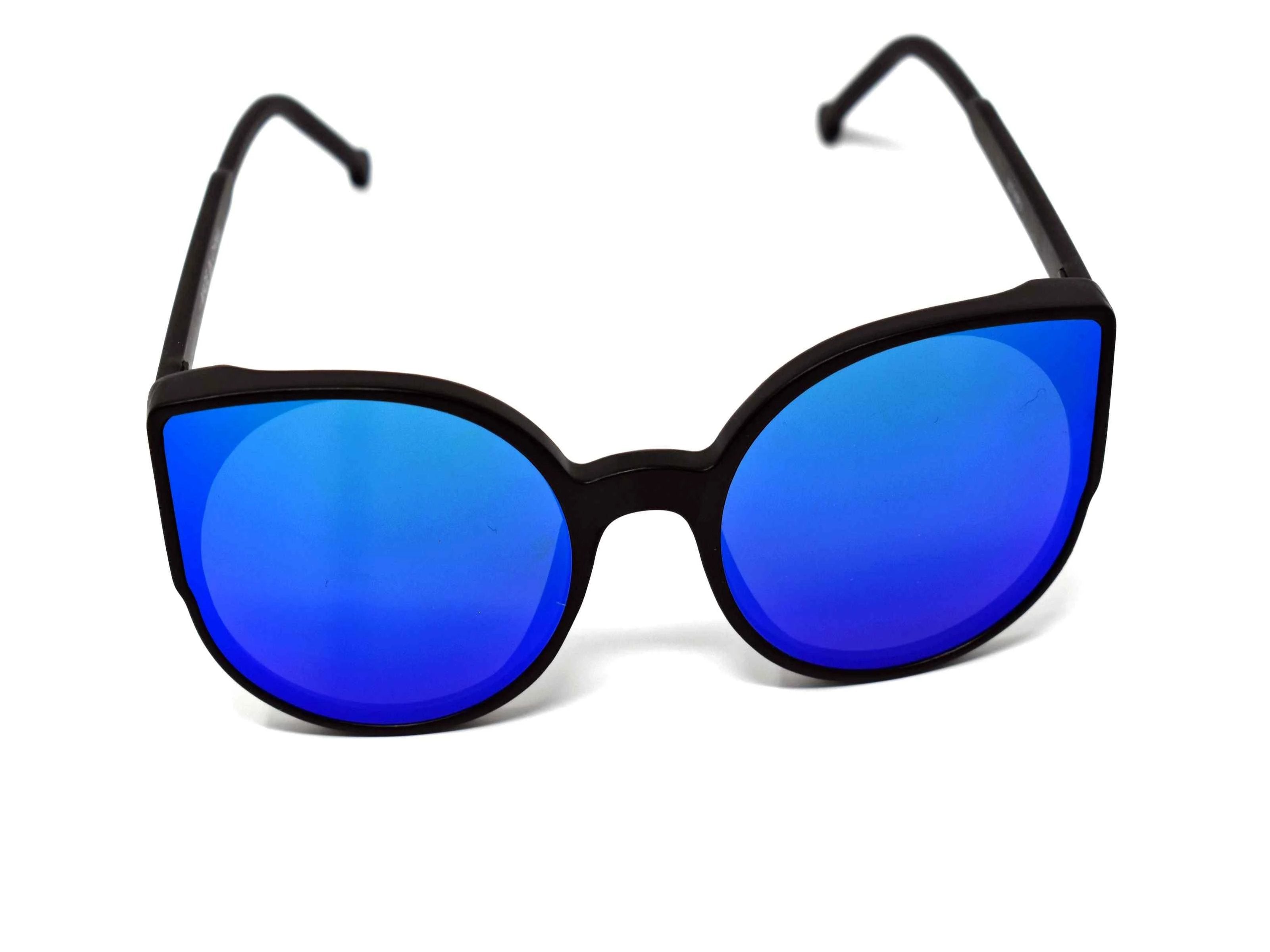 Say hello to our stylish Tansy black framed sunglasses with aqua blue mirrored lens and a cat eye shape. 
