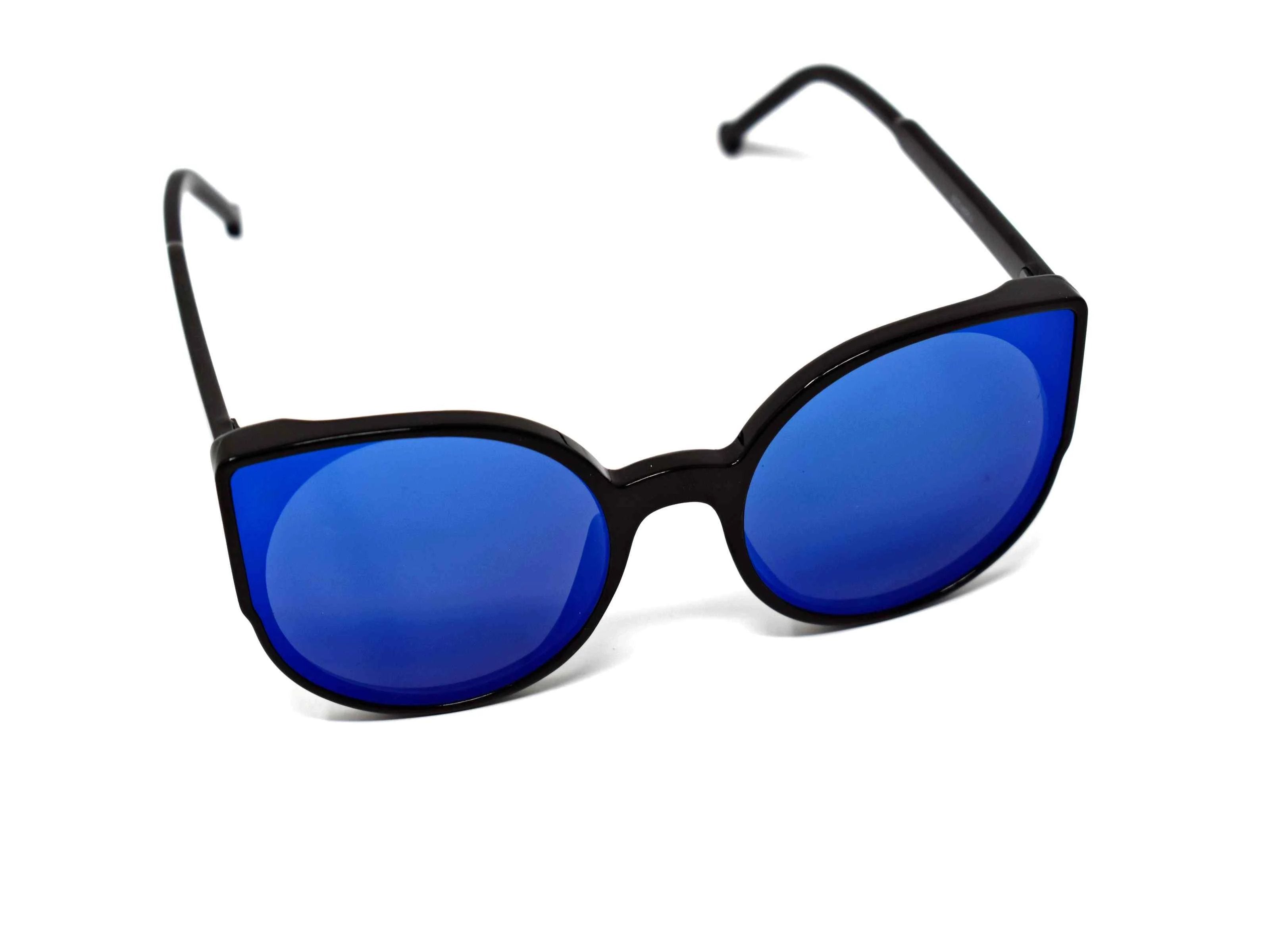 Say hello to our stylish Tansy black framed sunglasses with blue mirrored lens and a cat eye shape. 