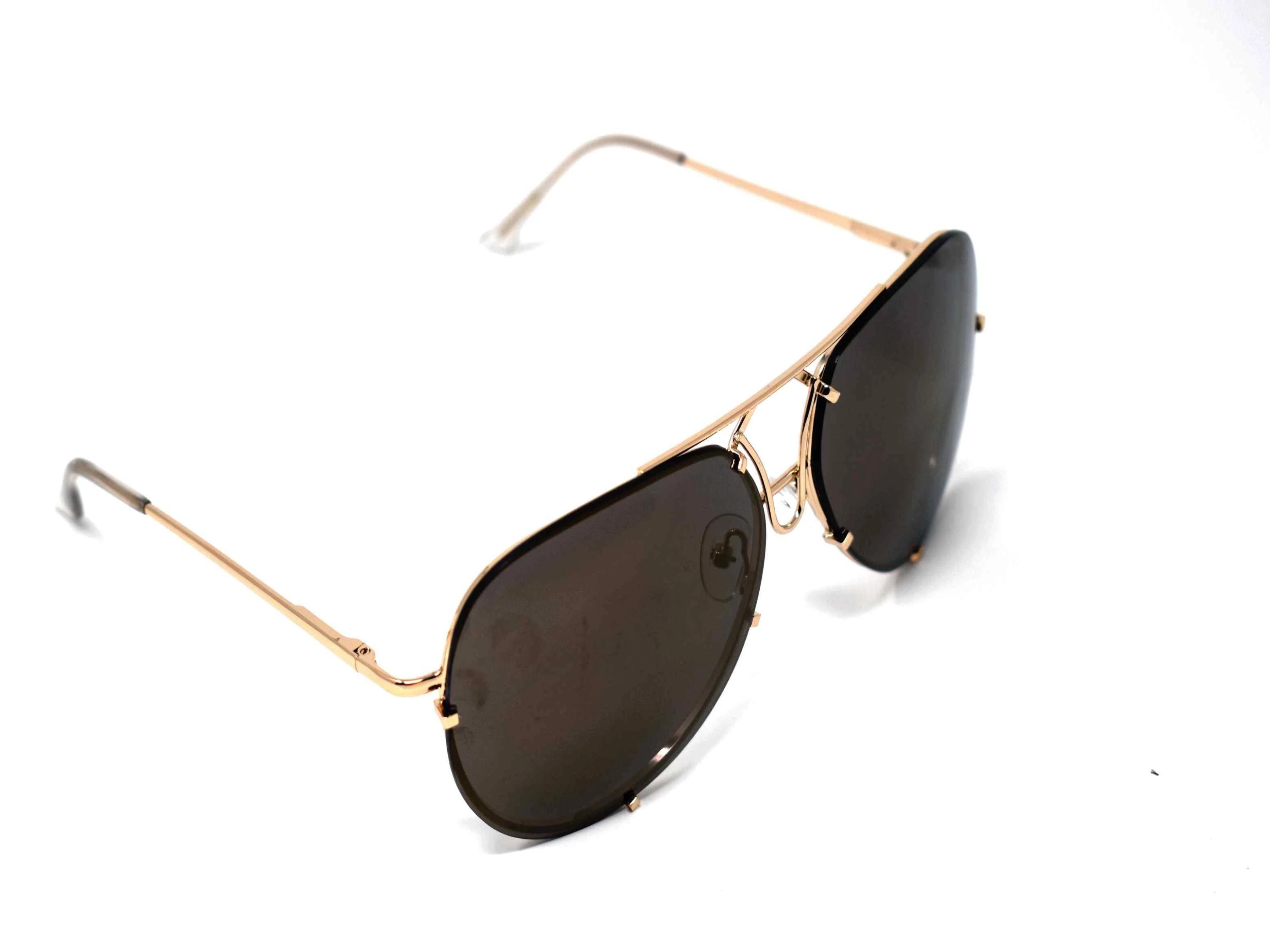Don't get caught without these yarrow gold frame dark green mirrored lens aviator sunglasses.
