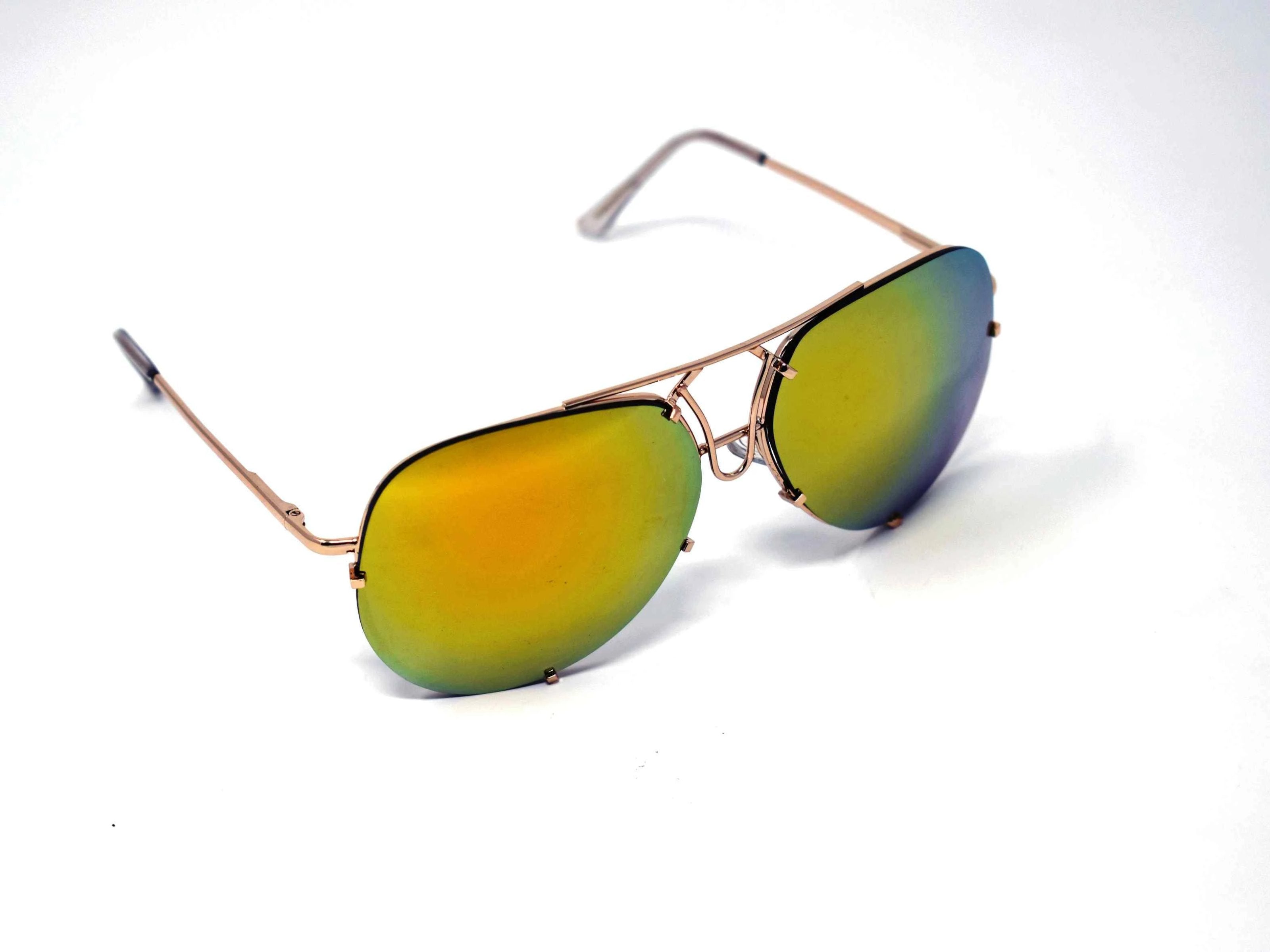 Don't get caught without these yarrow gold frame green mirrored lens aviator sunglasses.